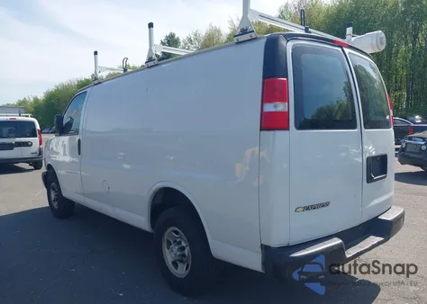 2019 Chevrolet Express 2500 Work Van from USA, damaged, VIN 1GCWGAFP2K1251874